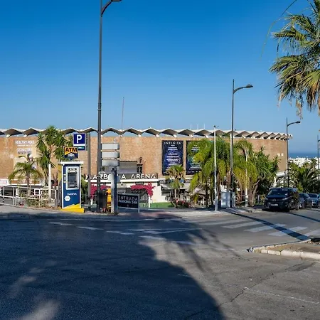 Apto Nueva Andalucia Puerto Banus Vigilancia 24h アパート *