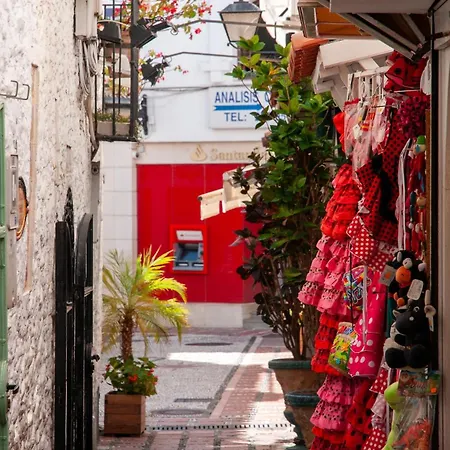 アパート Apto Nueva Andalucia Puerto Banus Vigilancia 24h マルベーリャ